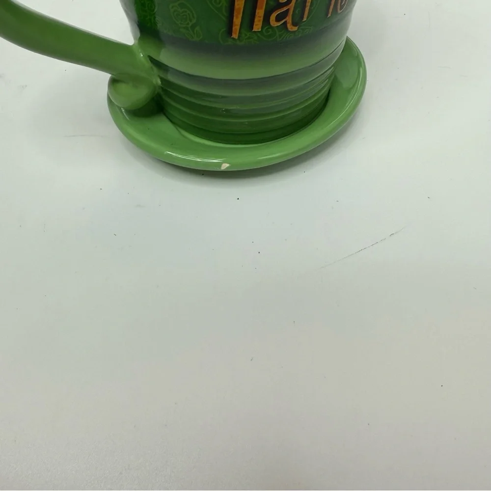 Disney Parks exclusive Alice in Wonderland Mad Hatter 10/6 ceramic coffee mug.